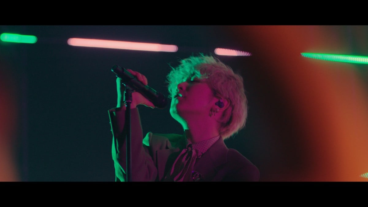 セカオワ、au新CMで新曲「Dropout」演奏 “三太郎”は現代で5Gを体感