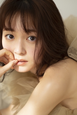 画像 写真 Jkのカリスマ 久間田琳加 写真集 スタイル本同時発売 花のお風呂 ほぼすっぴんも披露 1枚目 Oricon News