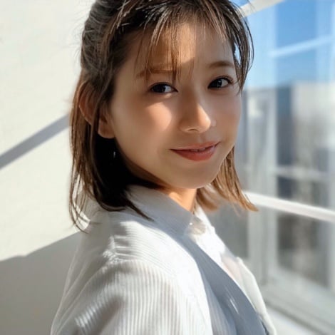 渡邉理佐 写真集発売1周年記念 感謝を込めて 美麗ショット公開 Oricon News