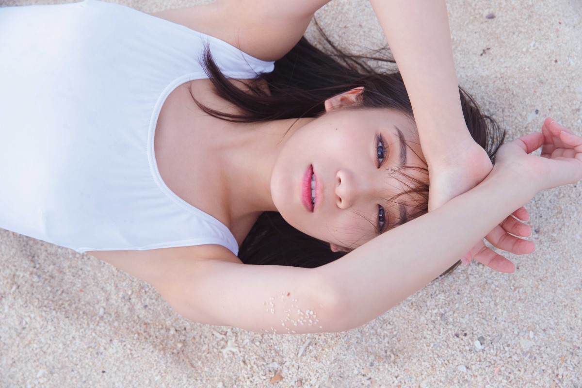 画像・写真 | 乃木坂46秋元真夏、「写真集」1位発進 大胆なランジェリーカットにも挑戦 39枚目 | ORICON NEWS