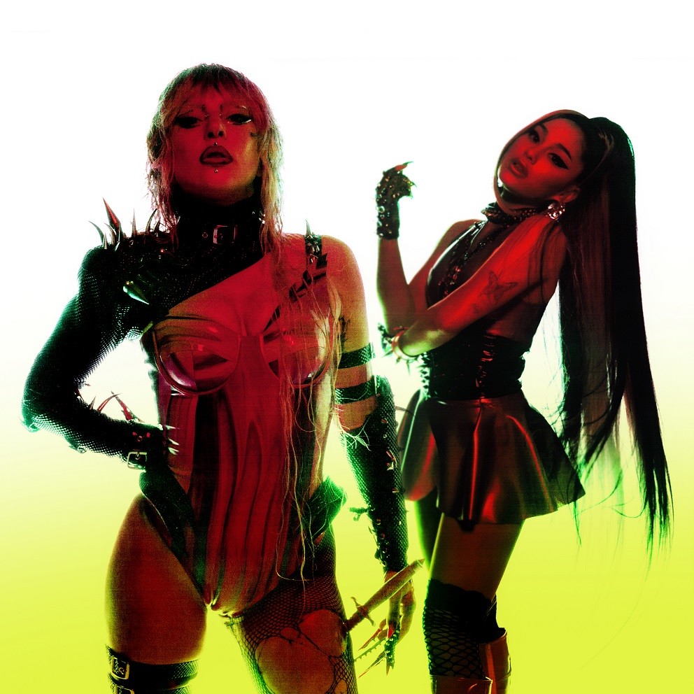 fB[EKK&AAiEOfR{ȁuRain On Mev[X 