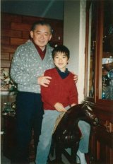幼少期のDAIGO＆祖父で元総理大臣の竹下登氏（写真は公式ブログより） 