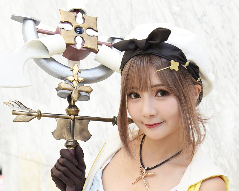 ライザのアトリエ』コスプレイヤーの衣装制作へのこだわり “紅茶染め