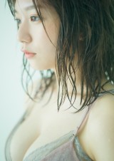 �g���X�A�C�̐\���q�h�������A�ʐ^�W�q�b�g�Łw�T�v���x�\���ɃX�s�[�h�ēo�� 