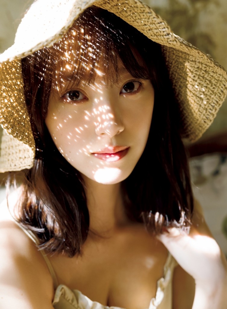 画像1/5) 乃木坂46堀未央奈、写真集の中身を一部解禁 水着姿も