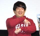 ����̈�A��|�[�Y�A���Ŋϋq��΂� �J�����A�ʂ��ꎩ�s�u���̎ʐ^�����Ԃ���ł����v 