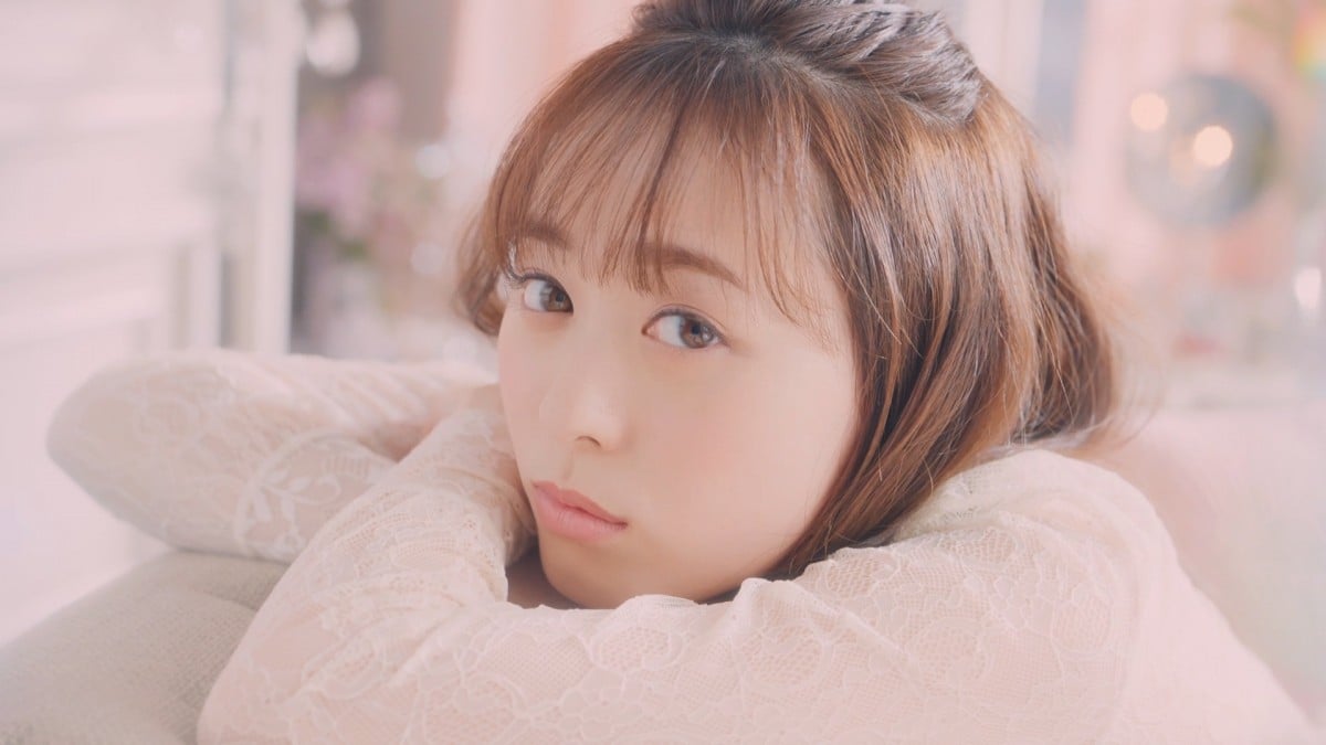 画像・写真 | 福原遥、渾身の“見つめ顔”披露「目から『大好き！』を