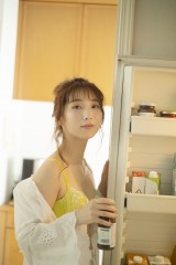 �w�G�A���[�\�t�g�u���x�̃C���[�W���f���ɋN�p���ꂽ�t�@�[�X�g�T�}�[�E�C�J�i���C�L���O�J�b�g�j 