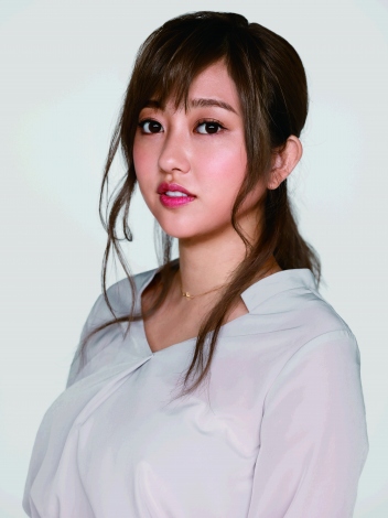 『たまごクラブ』9月号で初表紙を飾った菊地亜美 