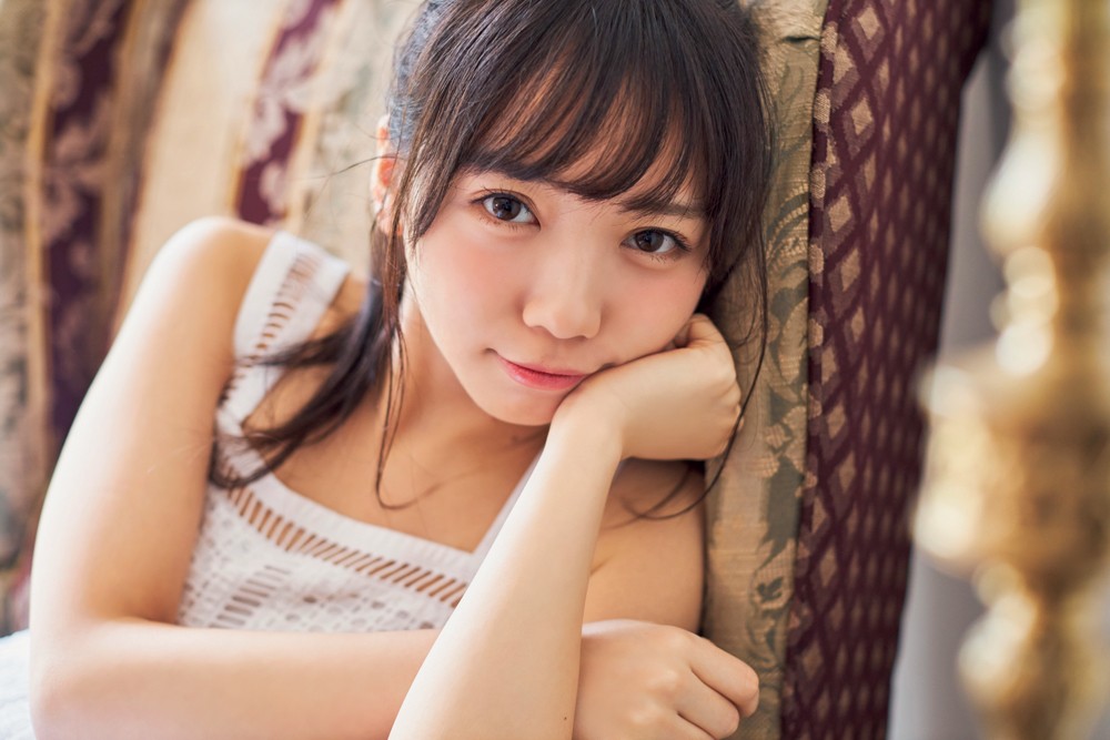 日向坂46・齊藤京子、虹とともに爽やかグラビア ぶりっ子疑惑の真相