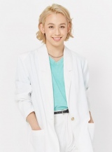 ��イ������A�a�J�����x���̃N���E�h�t�@���f�B���O�Ɏ^�� �t�@�b�V�����V���[���v���f���[�X�� 