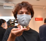 ���E�ŏ�0.99cm�̃��[�r�b�N�L���[�u�����@40���N�L�O�Ł@���E���ҁu�Ȃ��������ł��ˁi�΁j�v 