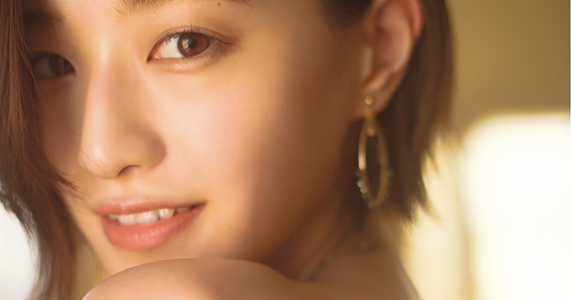 乃木坂46・中田花奈、初写真集タイトル＆表紙公開 背中を大胆に披露