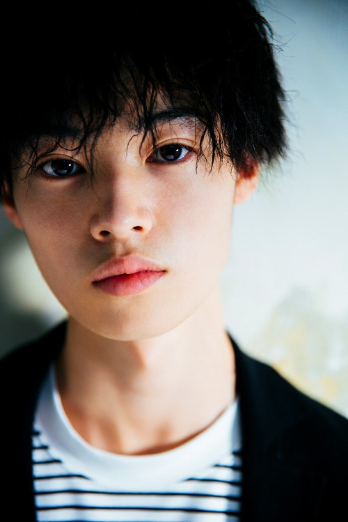 窪塚洋介の息子・愛流がCM初出演 撮影に臨む姿は堂々“存在感を放つ