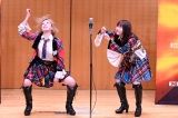 AKB48の大家志津香と中西智代梨によるコンビ「めんたい娘。」が『M-1』1回戦突破（C）ABC 