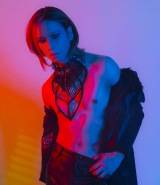 YOSHIKI�A�a������28�N�Ԃ�ʐ^�W�wXY�x �ؓ�������I�u�܂��܂��s����C������v 