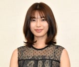 ���ΐ��A4�N�Ԃ̐������߂����ʐ^�W�Ɋ��S�u1�y�[�W���Ƃɐt��v�����l�܂��Ă���v 