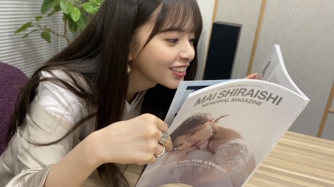 画像・写真 | 齋藤飛鳥が白石麻衣にデレデレ「かわいい」連発 卒業記念