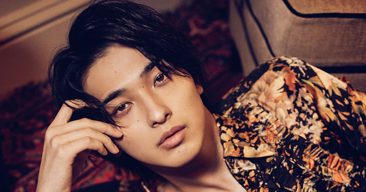 横浜流星、2021年カレンダー12・21発売 「和」「洋」で大人の雰囲気を