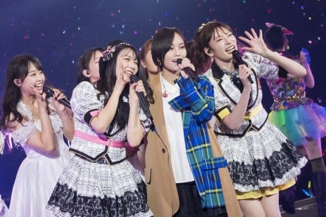 山本彩も駆けつけたNMB48結成10周年記念ライブ（23日＝大阪城ホール）（C）NMB48 