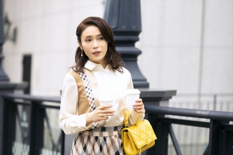 山口紗弥加の 大人カワイイ 衣装公開 デートコーデの参考に Oricon News