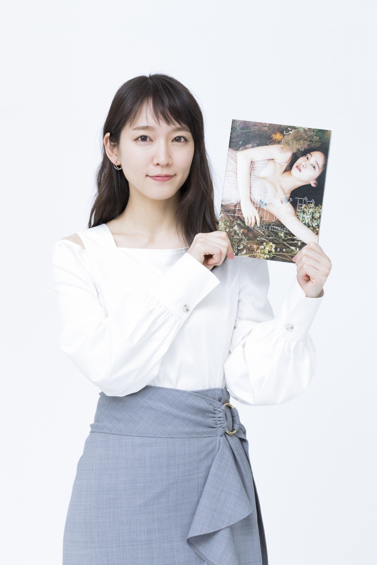 写真集里帆採取吉岡里帆♡サイン入り写真集 - アート・デザイン・音楽