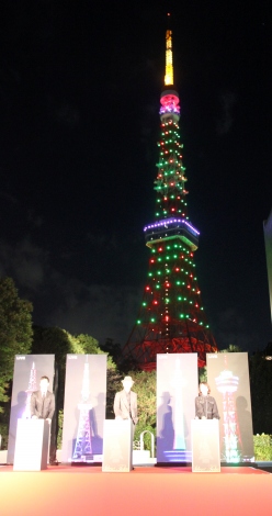 画像 写真 佐藤浩市 東京タワー前に緊張 初の点灯式で気遣う 僕がいて邪魔なカメラマンの方いる 7枚目 Oricon News