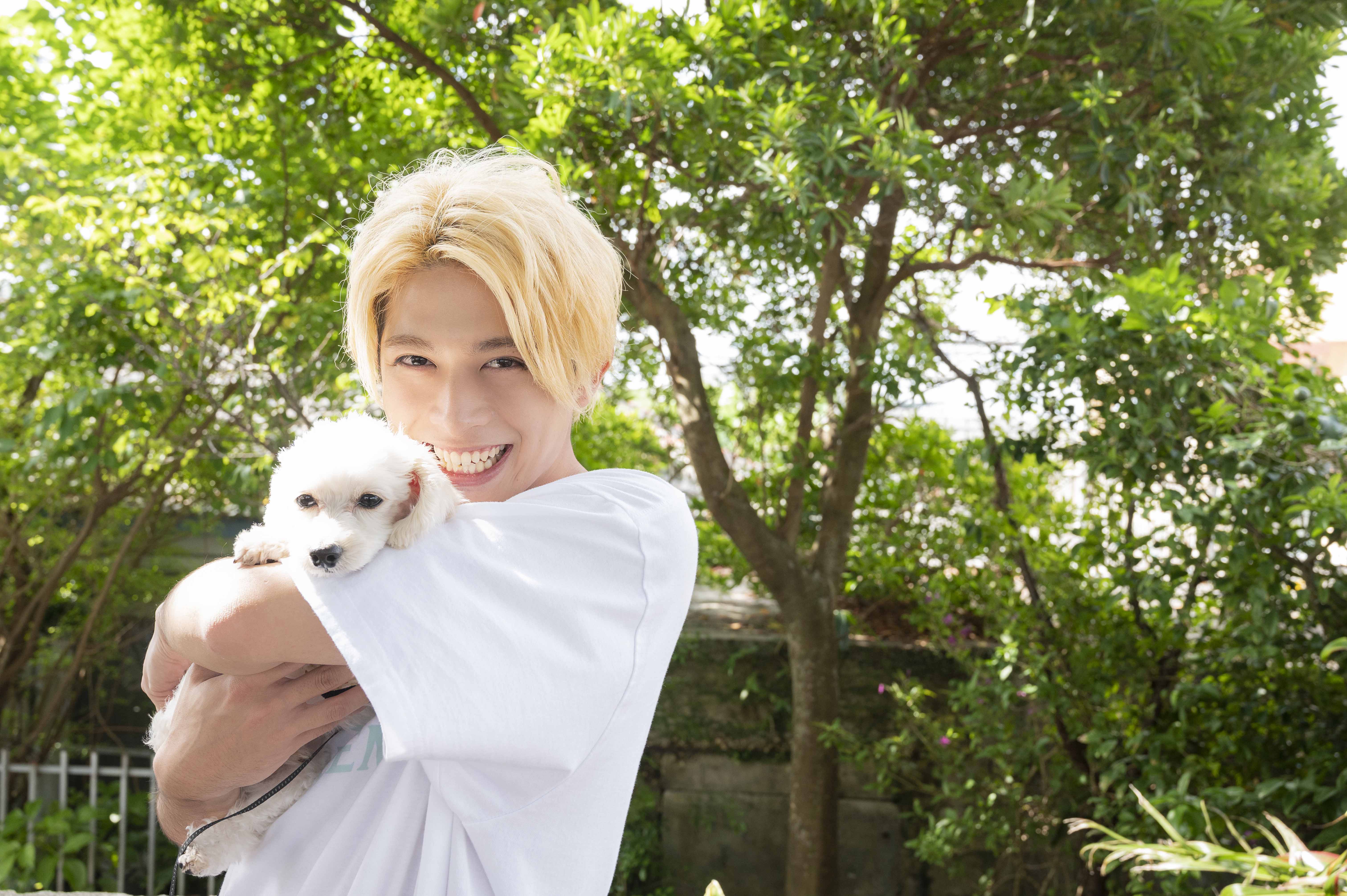 ゼロワン 滅 砂川脩弥 1st写真集 Base 発売 キュートな犬抱きしめショットも Oricon News