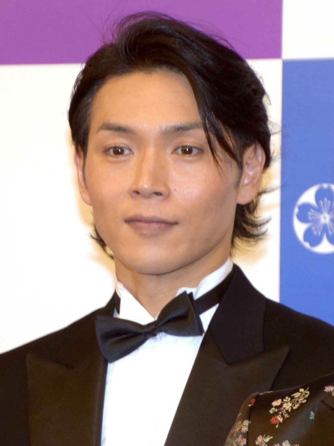 純烈・白川裕二郎、左肩腱板断裂で手術 来週復帰へ | ORICON NEWS