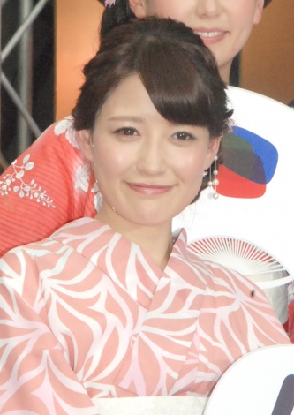 小熊美香アナ 夫 子どもたちとの家族4ショット公開 笑い声が聞こえるような素敵な写真 Oricon News