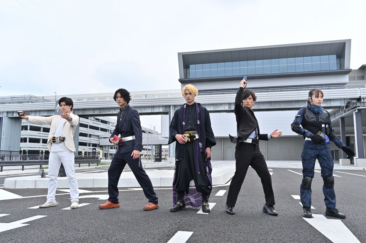 早い者勝ち‼️ ゼロワン　3枚 2025/11)飛電ゼロワンドライバー【C】{CB34-RV013}《緑》 - カード