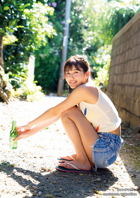 画像・写真 | 「ミスマガ2020」女王・新井遥、圧巻8頭身BODYたっぷり披露 『ヤンマガ』初ソロ表紙 3枚目 | ORICON NEWS