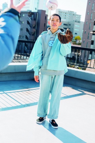 画像 写真 四千頭身 都築拓紀 ファッションモデル初挑戦 オール私物で カップルスニーカースタイル 披露 3枚目 Oricon News