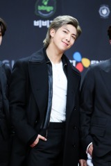 BTSのRM=『2020 Mnet ASIAN MUSIC AWARDS』より(C) CJ ENM Co., Ltd, All Rights Reserved. 