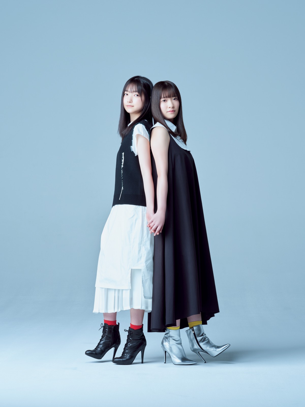 櫻坂46“純白コンビ”大園玲＆大沼晶保、モノトーンで魅せる美の