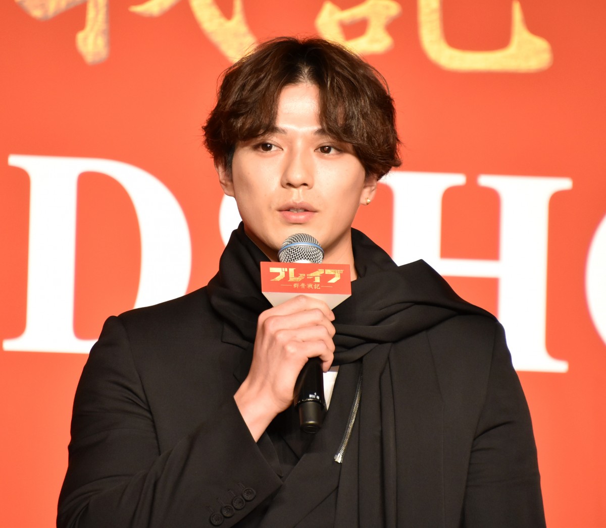 新田真剣佑、三浦春馬さんとの共演は「宝」 役者を目指す