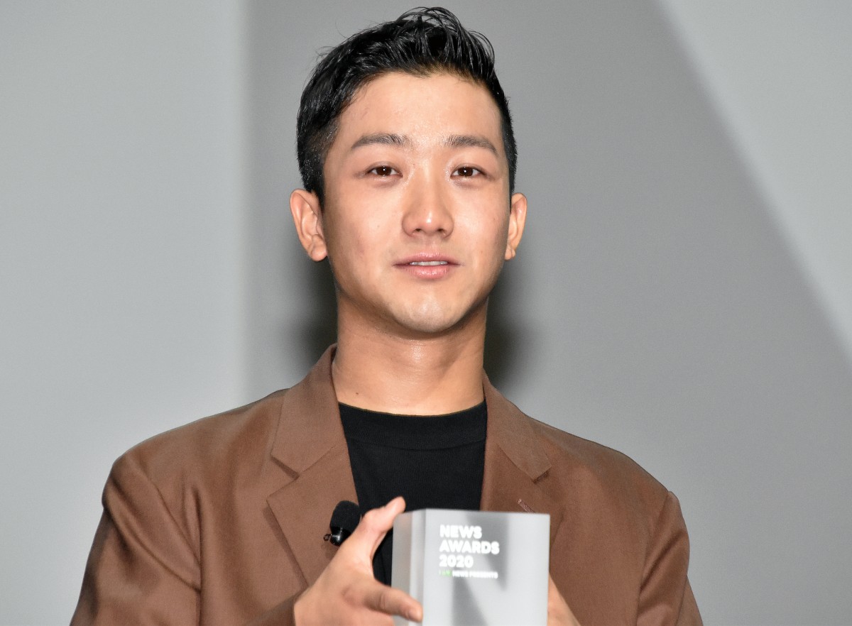 画像・写真 | 瑛人、目に「バーチャル」が埋め込まれた？ 激動の1年