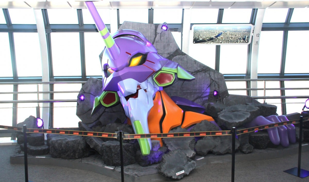 エヴァ』初号機、スカイツリー強襲 地上450メートルに出現、実寸大の