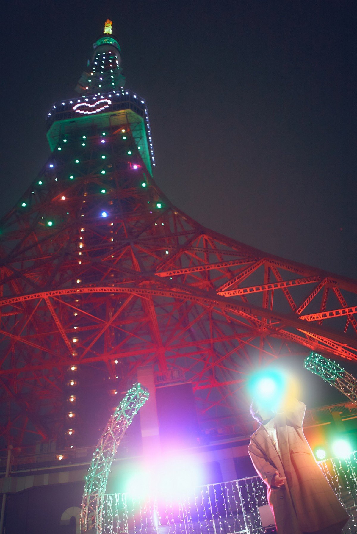 天月-あまつき-コラボ記念のミニライブ 小ボケで笑わせる「東京タワー