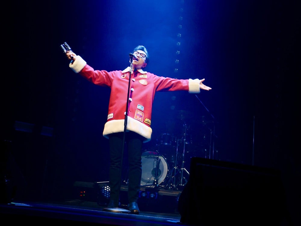 藤井フミヤ、「メリークリスマス！」プラチナ化したイブ公演 見逃し配信実施 | ORICON NEWS