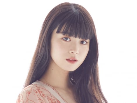 馬場ふみか 豊満な胸元 輝く美脚披露 最強です 網に掛かったマーメイドみたい Oricon News