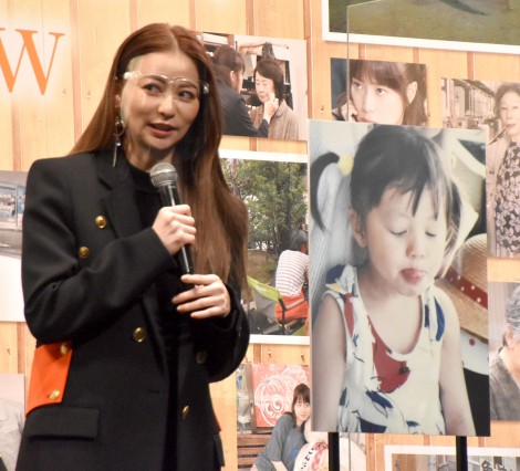 香里奈 幼少期の変顔写真を公開 ツインテール姿に深川麻衣がメロメロ めちゃくちゃかわいらしい Oricon News