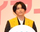 SixTONES�����k�l�A�������ł́g���Áh�Ԃ莩�s�uSiri��1�A2���Ԃ��炢��b�v 