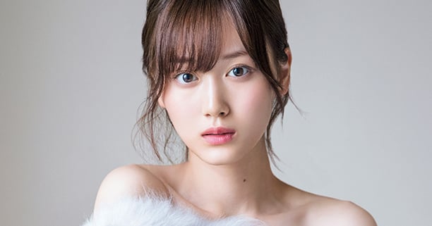 乃木坂46 山下美月直筆写真集 Amazon.co.jp: 乃木坂46 山下美月 直筆サイン入り写真集＆アザー