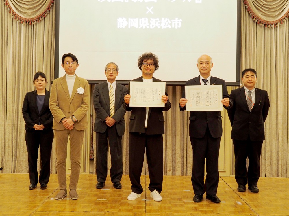 u11񃍃P[VWp܁vʏ(syx)܂fw㒎y_x~Éls (C)ORICON NewS inc. 