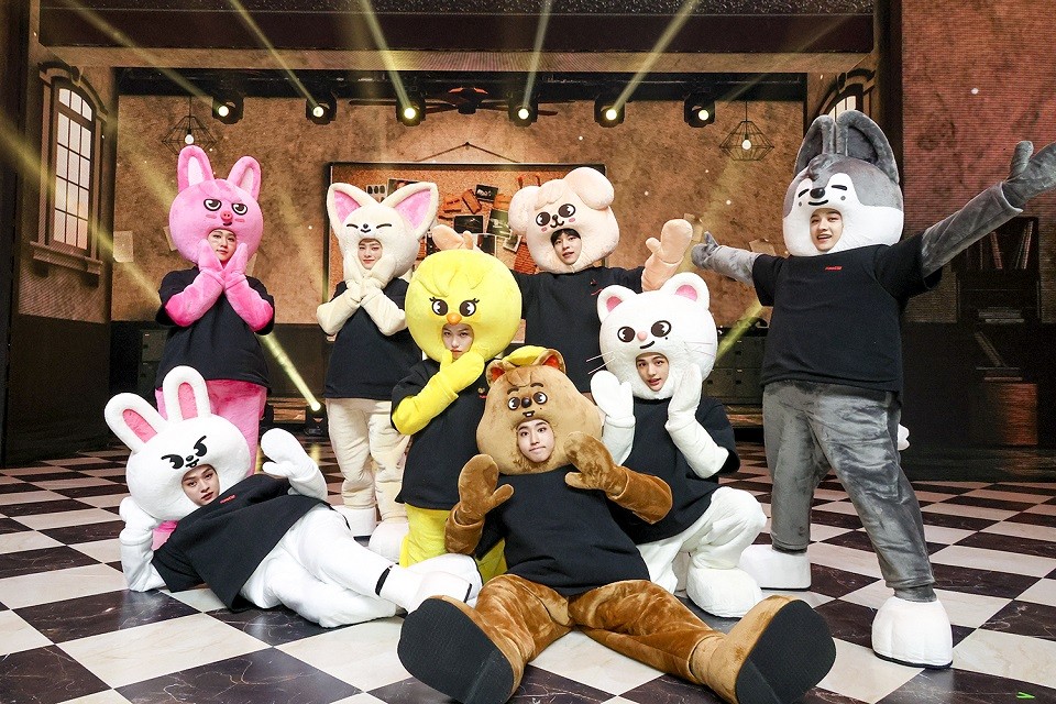 値下げ！skzoo全員集合　スキズ　ストレイキッズ　straykids 値下げ！skzoo全員集合スキズストレイキッズstraykids