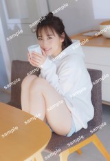 �R�������g�u�₩�Ȕޏ����h�|�X�^�[���� �wWHITE graph�x���T���S4��� 