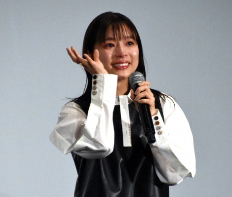 芳根京子 誕生日サプライズに 号泣 北川景子が祝福 立派な女優さんになられた Oricon News