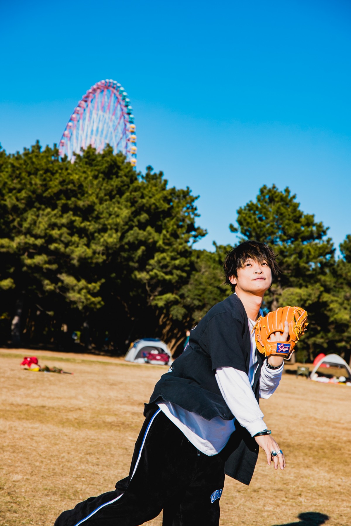 THE ORAL CIGARETTES・山中拓也、半生つづったフォトエッセイ 一部