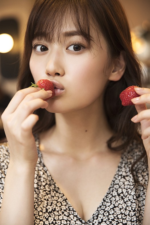 画像・写真 | 乃木坂46最新シングルセンターの山下美月「写真集」前週